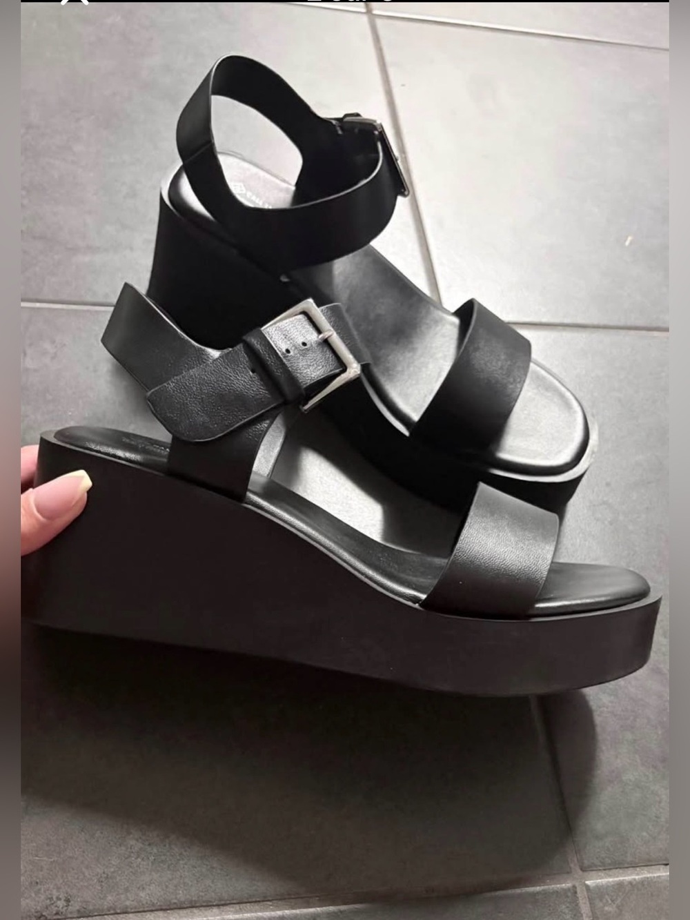 Wedge plate-forme